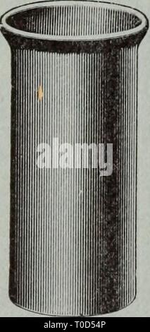 Dreer's Liste des prix de gros de gros Dreer Liste des prix / Henry A. Dreer. dreerswholesalep1912meer : Pâte de bois de l'année belge de vases pour les fleurs ; propre, attrayant et à l'eau-preuve Diam. Profondeur chaque douzaine n° 0. .8 pouces 13 pouces . . . . $050 $561 No 1 . .5i4 ' ' 10 . . . . 43 484 n° 2. .4/', ' 9 •' . . . . 38425 N° 3 . . 4 6 ' . . . . 32357 N° 4 . . 3 4V2 ' . . . . 242 80 N°00 . . 9 22 ' . . . . 1 88 21 25 No 11 . .5'/2 ' 18 ' . . . . 50561 N° 22 . .4&gt ;/j 15 ' ' . . . . 43484 N° 33 . . 4 12 ' . . . 38425 N° 44 . . 3 9 ' . . . . 32 3 57 Banque D'Images