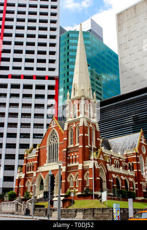 Petite église entre des gratte-ciel de Sydney, Australie aventure voyage Banque D'Images