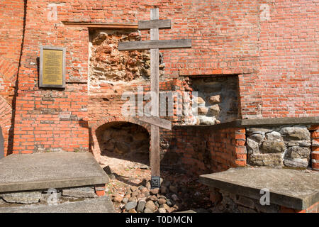 Veliki Novgorod, Russie - le 14 août 2018 : La Croix du souvenir à la Vladimir Tour du Kremlin de Novgorod. Installé sur le site de l'autel de la Banque D'Images