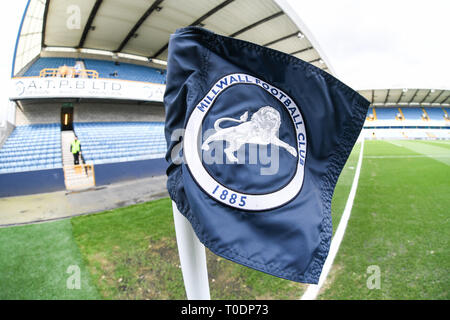 17 mars 2019, le Den, Millwall (Angleterre), unis en FA Cup, 6e tour Millwall vs Brighton & Hove Albion ; le côté hauteur Den Crédit : Phil Westlake/News Images images Ligue de football anglais sont soumis à licence DataCo Banque D'Images