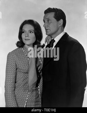 Patrick Macnee comme John Steed Diana Rigg comme Emma Peel LES AVENGERS 1965 Week-end ABC Television / Associated British Corporation Banque D'Images