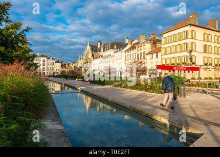 Troyes (nord-est de la France) : "place de la libération' square Banque D'Images