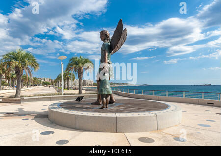 Statue de l'Archange Raphaël dans le parc Jardin Bonaparte, Saint-Raphaël, Var, Provence-Alpes-Côte d'Azur, France, Europe Banque D'Images