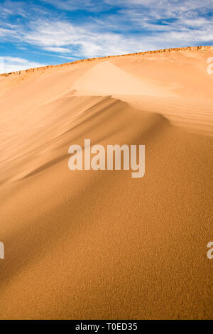 Dune de sable à Valle de la Muerte (espagnol pour la vallée de la mort), la réserve nationale Los Flamencos, San Pedro de Atacama, désert d'Atacama, région d'Antofagasta, Banque D'Images