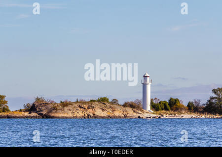 Phare de la côte de la Suède en mer Baltique Banque D'Images