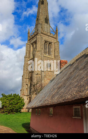 Église thaxted, high street, Essex, Angleterre, RU go Banque D'Images