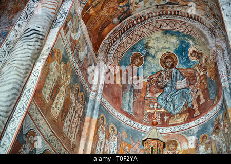 Photos et images de Nikortsminda ( Nicortsminda ) St Nicholas cathédrale orthodoxe de Géorgie intérieur riche fresques de l'autel, l'abside du 16ème siècle, Nik Banque D'Images