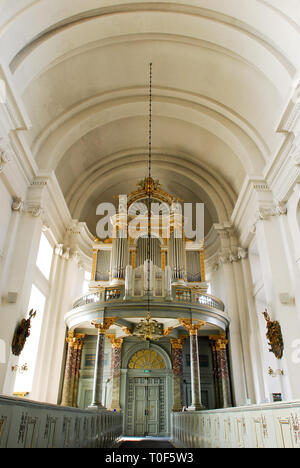 Autel principal conçu par Nicodème Tessin le jeune à l'époque baroque de la cathédrale de Kalmar (Kalmar domkyrka) construit 1660 à 1700 conçu par Nicodème Tessin le Banque D'Images