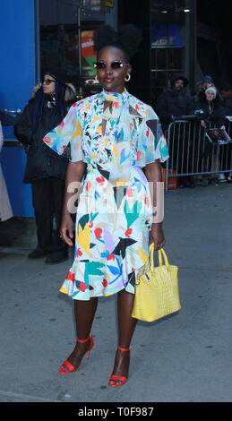 New York, USA. 19 Mar 2019. Lupita Nyong'o à Good Morning America pour parler de son nouveau film nous à New York le 19 mars 2019 Credit : RW/MediaPunch MediaPunch Crédit : Inc/Alamy Live News Banque D'Images