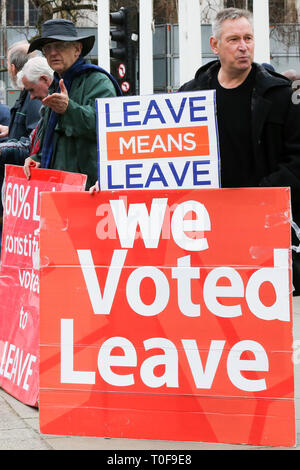 Londres, Royaume-Uni. 19 Mar 2019. Pro-Brexit manifestants protester devant les Chambres du Parlement. Credit : Dinendra Haria/Alamy Live News Banque D'Images
