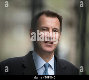 Londres, Royaume-Uni. 19 mars 2019. Jeremy Hunt, Ministre des affaires étrangères et du Commonwealth, secrétaire des Affaires étrangères, arrive à Downing Street pour la réunion hebdomadaire du cabinet. Credit : Malcolm Park/Alamy Live News. Banque D'Images