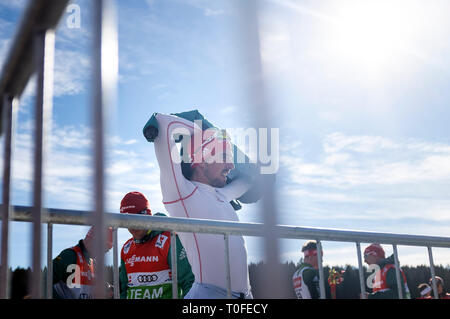 Après Scho, Deutschland. Mar 17, 2019. Johannes RYDZEK (GER, SC Oberstdorf) porte une veste sur chaque compétition individuelle Gundersen, cross country 10 km, Schwarzwaldpokal, 16.03.2019. Coupe du Monde Combiné nordique 15-17.03,2019 dans Schoafter/Allemagne. Ã,Â | Conditions de crédit dans le monde entier : dpa/Alamy Live News Banque D'Images