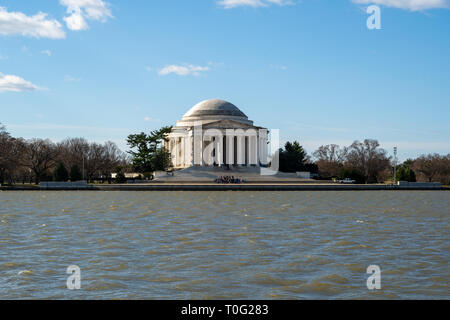 Washington, DC, USA -- 6 mai 2018. Une photo de l'ensemble du Mémorial de Jefferson Tidal Basin sur une journée d'hiver. Banque D'Images