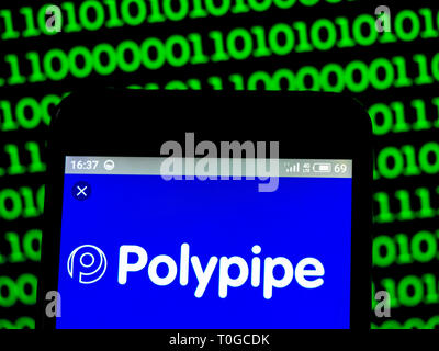 Groupe Polypipe plc logo de l'entreprise vu affichée sur téléphone intelligent. Banque D'Images