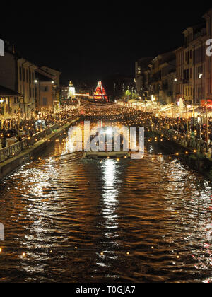 L'Italie, Lombardie, Milan, Navigli, Alzaia Naviglio Grande, canal Naviglio Grande construit entre le 12ème siècle et le 14e siècle Banque D'Images