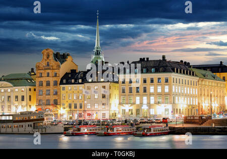 Pittoresque de la vieille ville (Gamla Stan) architecture pier à Stockholm, Suède Banque D'Images