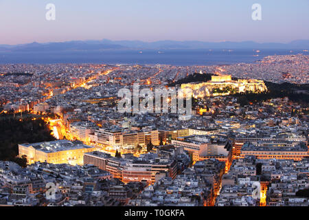 Grèce - Athènes skyline at night avec acropole Banque D'Images