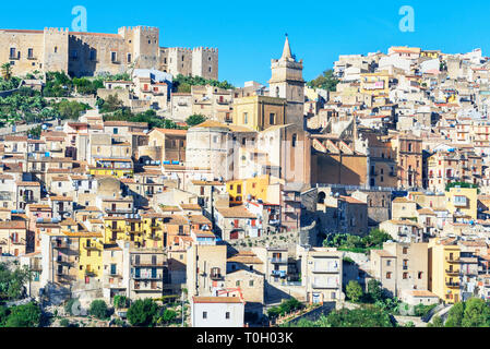 Ville Caccamo, Caccamo, Sicile Banque D'Images