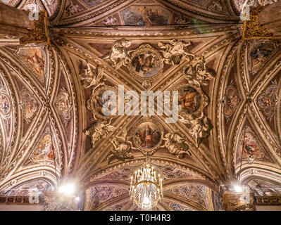 L'Italie, l'Ombrie, Pérouse, intérieur de la cathédrale San Lorenzo Banque D'Images