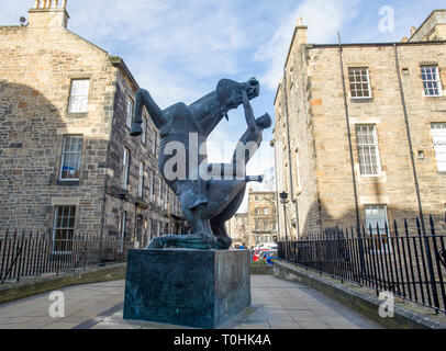 Horse & Rider sculpture par Eoghan Bridge situé sur la Promenade Rutland Court, Édimbourg. Banque D'Images