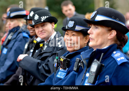 Londres, Angleterre, Royaume-Uni. Célébration des 100 ans de femmes dans la Police métropolitaine, qui coïncide avec la Journée internationale de la femme, le 8 mars 2019 Banque D'Images