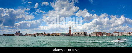 Vue sur le Canale della Giudecca à vers San Macro (la Place St Marc) Banque D'Images