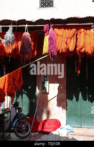 Souk des teinturiers, Medina, Marrakech, Marrakesh-Safi région, le Maroc, l'Afrique du Nord Banque D'Images