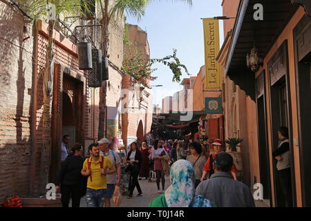 Café Arabe et le Jardin Secret, Rue Mouassine, Médina, Marrakech, Marrakesh-Safi région, le Maroc, l'Afrique du Nord Banque D'Images