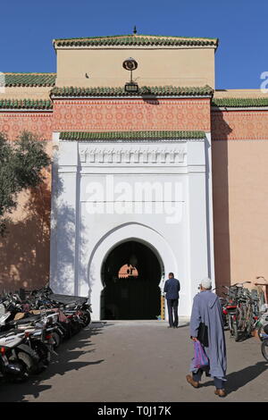 La mosquée Bab Doukkala, Rue Lalla Fatima Zahra, Medina, Marrakech, Marrakesh-Safi région, le Maroc, l'Afrique du Nord Banque D'Images