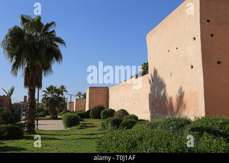 Les murs en pisé de la ville, au nord de Bab er Raha, Avenue Ahmed, Ouaqalla Marrakesh-Safi Medina, Marrakech, Maroc, région, l'Afrique du Nord Banque D'Images