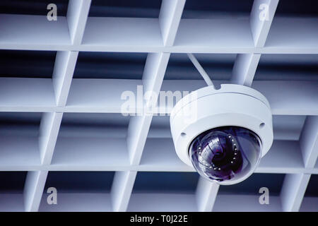 Caméra de surveillance de plafond Banque D'Images