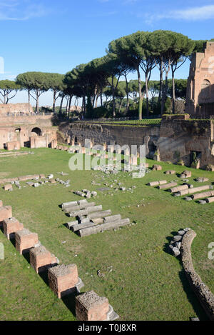 Stade de Domitien ou jardin en contrebas, une partie de l'Imperial Palace de Domitien (51-96AD), sur la colline du Palatin et jardins, Rome, Italie Banque D'Images