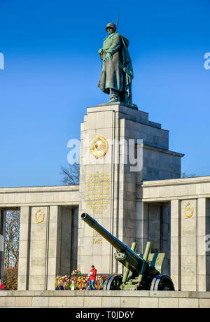 Monument soviétique, rue de la 17e de juin, zoo, Berlin, Allemagne, Sowjetisches Ehrenmal, Straße des 17. Juni, Tiergarten, Deutschland Banque D'Images