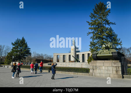 Monument soviétique, rue de la 17e de juin, zoo, Berlin, Allemagne, Sowjetisches Ehrenmal, Straße des 17. Juni, Tiergarten, Deutschland Banque D'Images