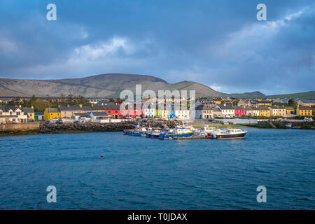 Kleiner aber bunter Ort Portmagee suis Skellig Ring, Co Kerry Banque D'Images