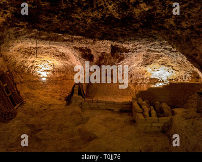 Grottes naturelles en parfait état de conservation dans le village de Hita, province de Guadalajara en Espagne. Banque D'Images