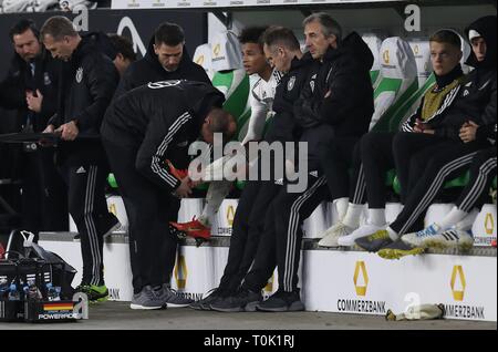 Wolfsburg, Allemagne. Mar 21, 2019. firo : 20.03.2019, Football, 2018/2019, Landerspiel : Équipe nationale : Allemagne - Serbie 1 : blessure 1 Leroy Sane | Conditions de crédit dans le monde entier : dpa/Alamy Live News Banque D'Images