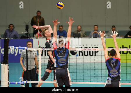 Candy Arena, Monza, Italie. 20 mars, 2019. Volleyball CEV Challenge Cup, les hommes, finale 1ère manche. Denis Zemchenok d'Azeitao de Belgorod pendant le match entre Monza et Volley Vero à Belgorod Azeitao les bonbons Arena de l'Italie. Credit : Claudio Grassi/Alamy Live News Banque D'Images