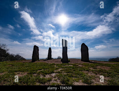 Comité permanent des pierres sur le dessus de la Clément Hills, Worcestershire, Royaume-Uni. Banque D'Images