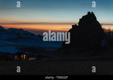 Coucher du soleil en Suisse, mongole, Parc National de Gorkhi-Terelj en Mongolie Banque D'Images