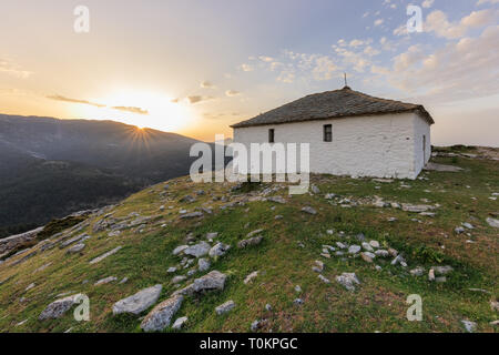 Le lever du soleil dans le village de Kastro. L'île de Thassos, Grèce Banque D'Images