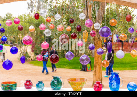 Jeu de bille de verre coloré de nombreuses lumières ensemble ou placez-les séparément autour d'un espace intérieur pour donner à votre maison une ambiance chaleureuse, sentiment magique. Banque D'Images