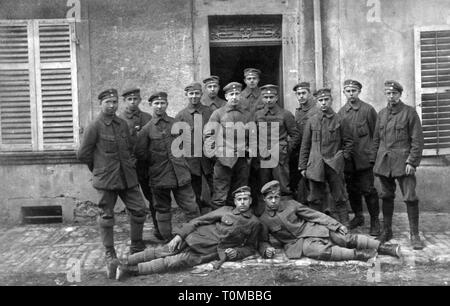 Première Guerre mondiale / LA PREMIÈRE GUERRE MONDIALE, la zone de communication, groupe de soldats allemands, avril 1918, Additional-Rights Clearance-Info-Not-Available- Banque D'Images