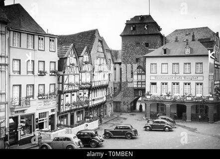 Géographie / voyage, Allemagne, Rhénanie-Palatinat, Linz sur le Rhin, places, place du château de maisons à colombages et la porte du Rhin, 1950 Additional-Rights Clearance-Info-Not-Available- Banque D'Images