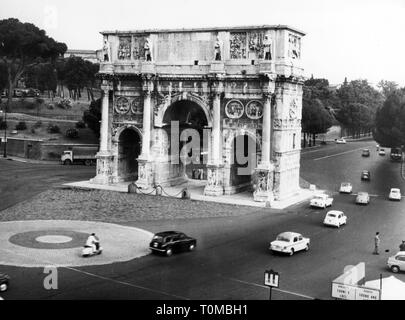 Géographie / voyage, Italie, Rome, de la construction, de l'arc triomphal de l'empereur Constantin I, vue, 8.7.1960, Additional-Rights Clearance-Info-Not-Available- Banque D'Images