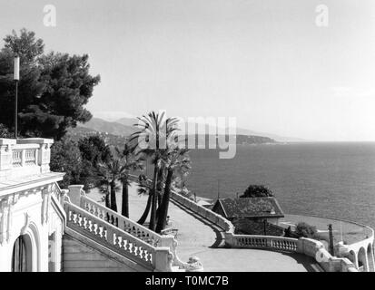 Géographie / voyages, Monaco, Monte Carlo, municipalité terrasse du casino, vue sur le Cap Martin, 1961 Additional-Rights Clearance-Info,--Not-Available Banque D'Images