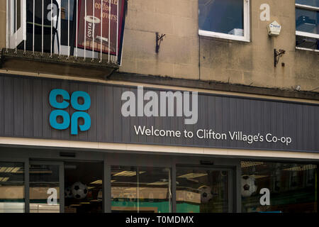 Le village de Clifton Co op shop, Bristol, Royaume-Uni Banque D'Images