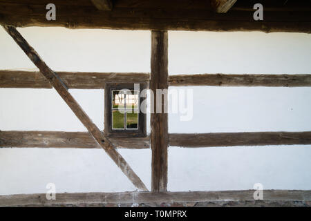 Ancienne maison rurale in Polish heritage park Banque D'Images