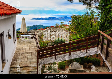 La ville de Volos et golfe de la mer vue aérienne du mont Pelion, Grèce Banque D'Images