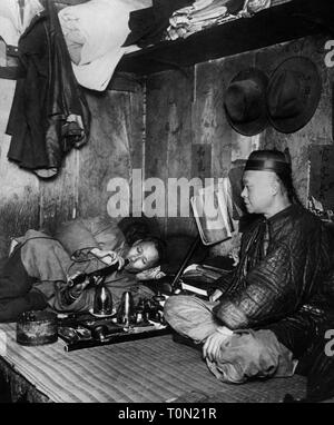 L'Amérique, San Francisco, dans un opium den dans Chinatown, 1920-30 Banque D'Images